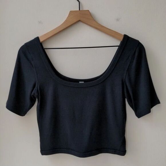 NWT New LULULEMON Ribbed Held Tight Tee Deep Scoop Neck & Back Crop Top Black 10 - Picture 6 of 7